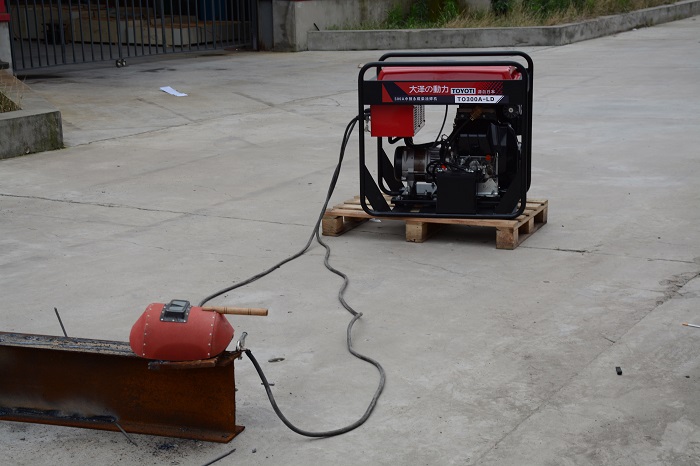 向下管道焊電焊機(jī)燒汽油還是柴油呢