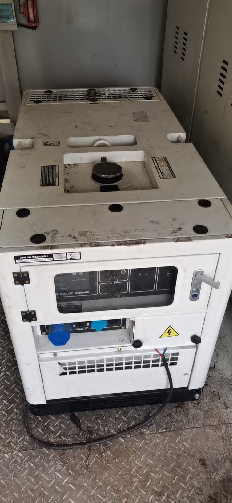 特種車12kw靜音柴油發(fā)電機,特種車12kw靜音柴油發(fā)