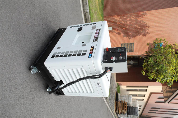 30kw柴油發(fā)電機機械調(diào)速和電子調(diào)速的區(qū)別