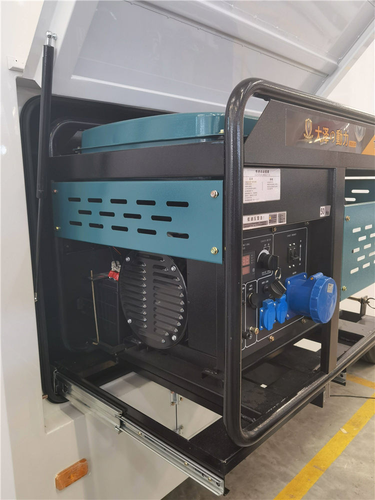 大澤動(dòng)力15KW柴油發(fā)電機(jī)IP65防水鏈接頭